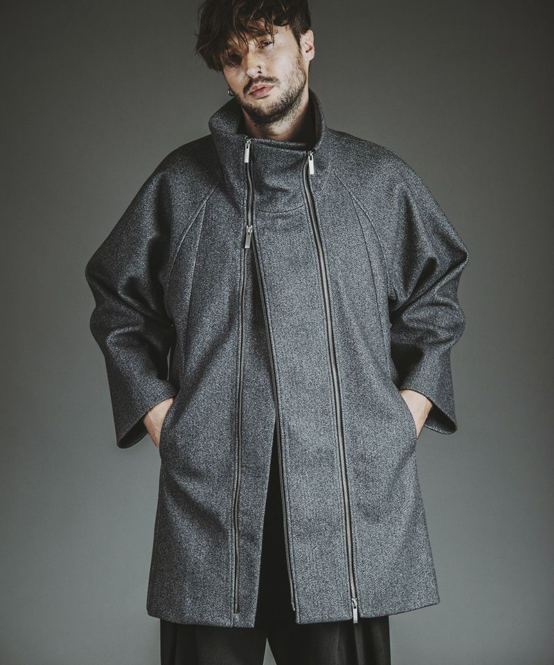 20%OFF【NO ID.(ノーアイディー)】ﾎﾞﾘｭｰﾑﾈｯｸﾗｲﾀﾞｰｽｵｰﾊﾞｰｺｰﾄ(457006