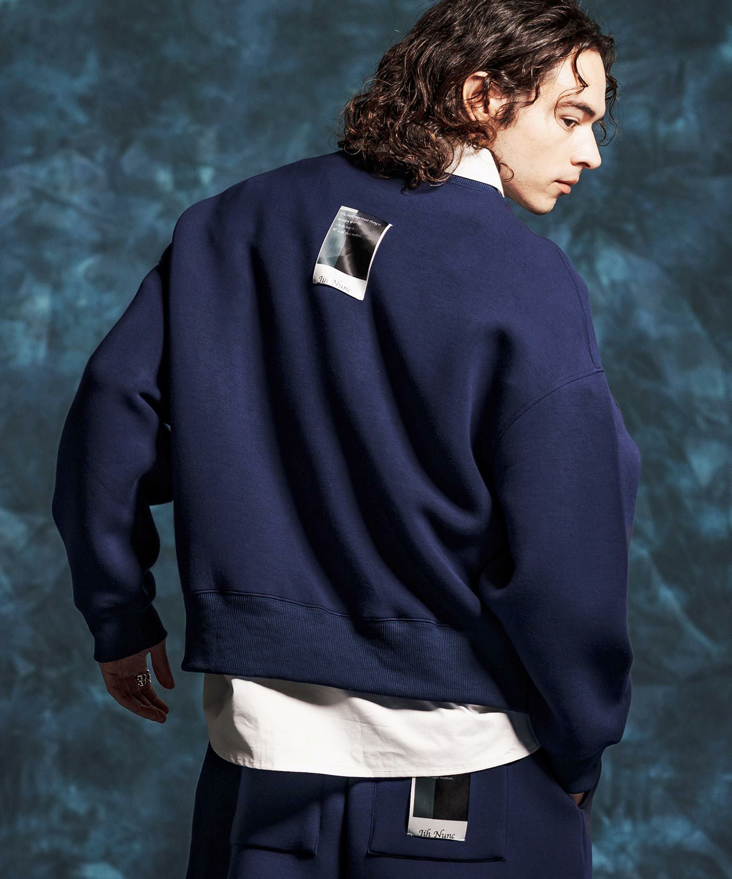 Jih Nunc(ジーヌンク)】ショート丈ポンチ刺繍プルオーバー(JIH-R1149
