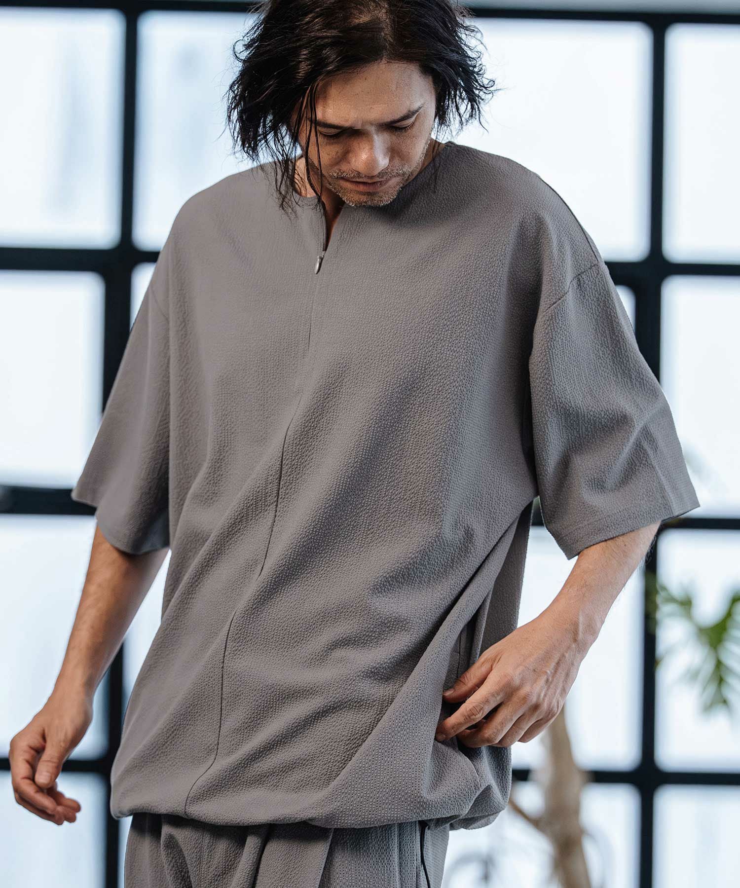 CAMBIO(カンビオ)】Stretch Seersucker Zip Henley Neck Short Sleeve