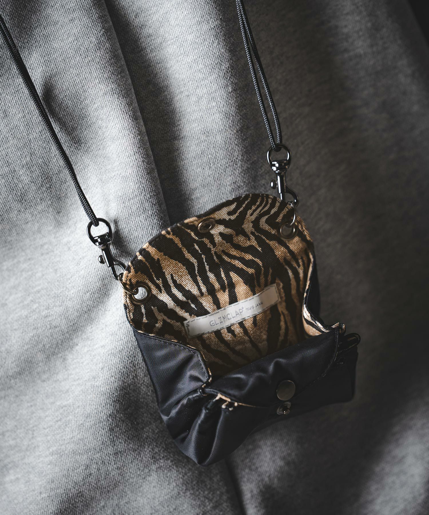 GLIMCLAP(グリムクラップ)】Nylon Twill Two Pockets Design Mini Bag