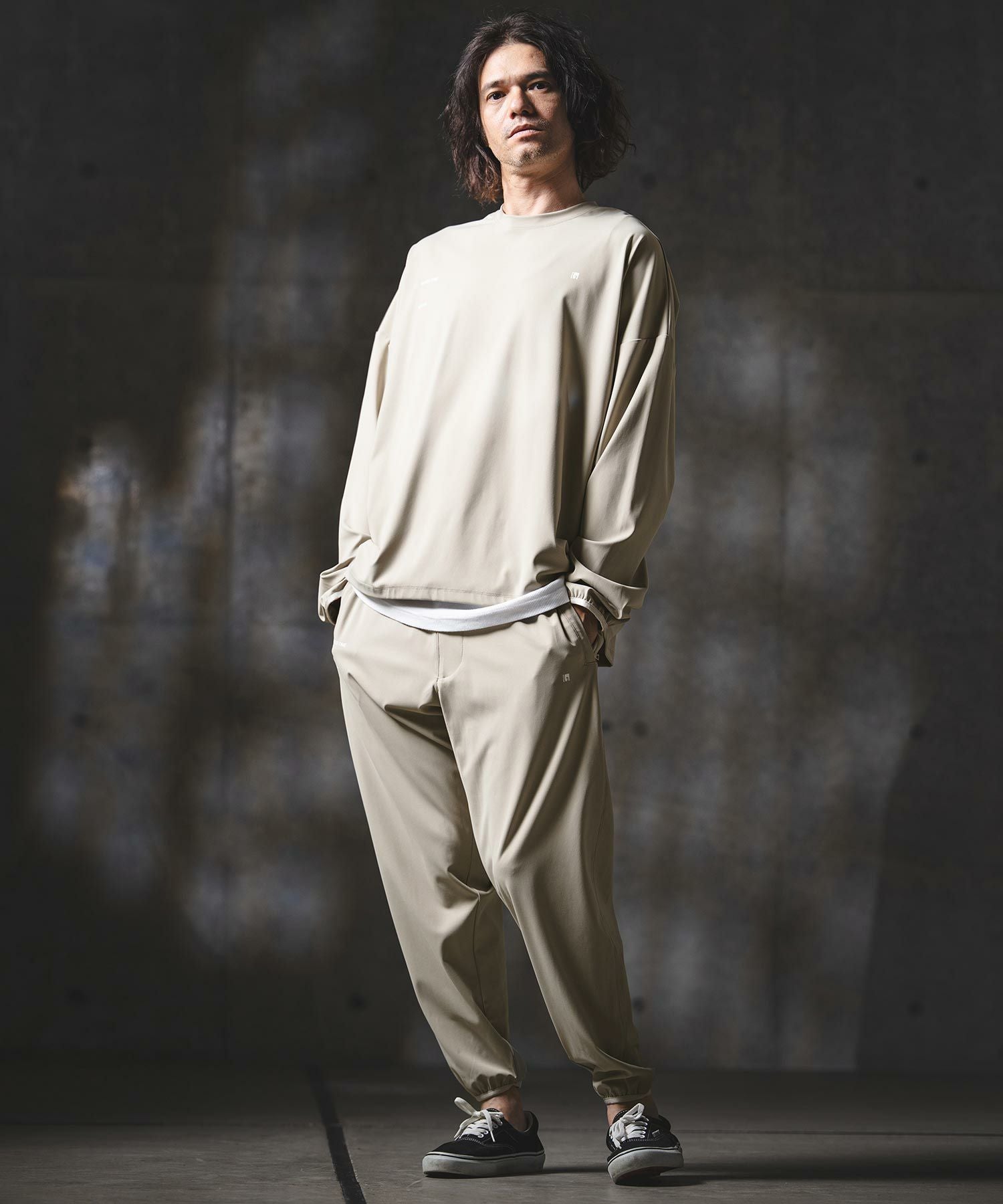 GLIMCLAP(グリムクラップ)】Airy Smooth Fabric Relaxed Fit Joggers