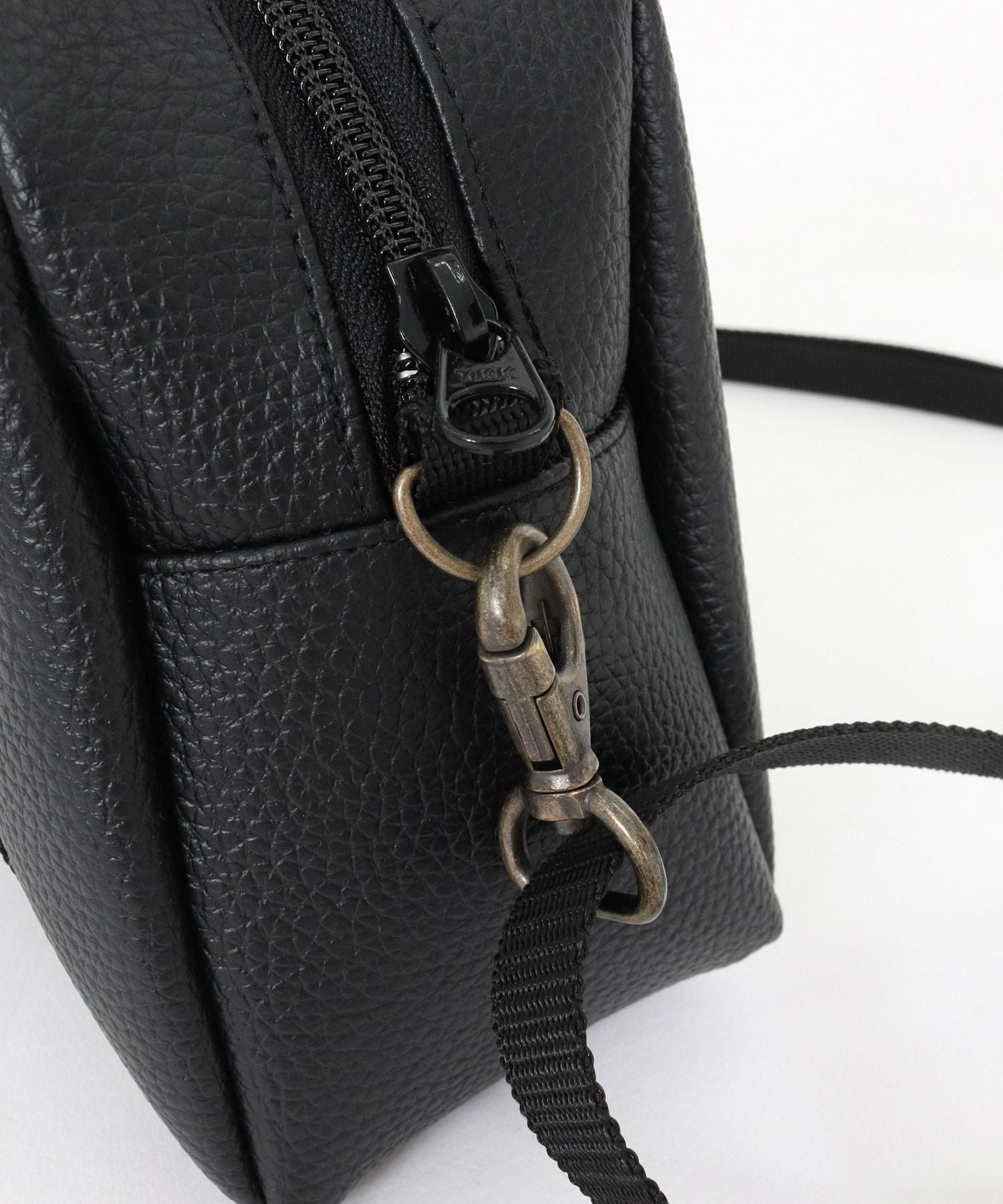 予約販売7月上旬～中旬入荷】【Magine(マージン)】Synthetic leather