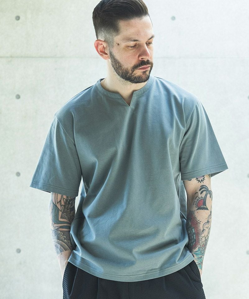 MROLIVE(ミスターオリーブ)】 COOL TOUCH COTTON -KEY NECK T-SHIRT