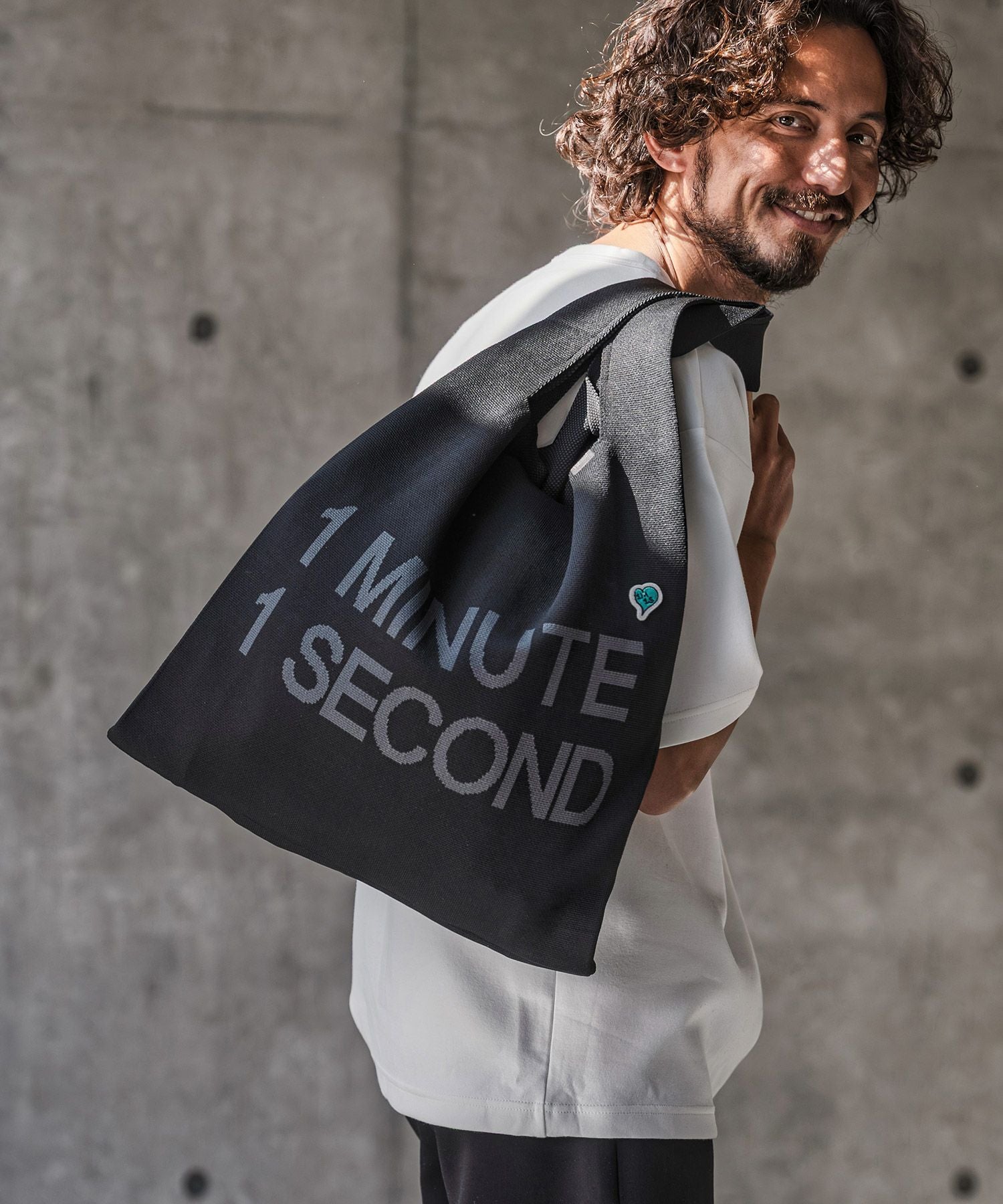 1minute 1second(ワンミニットワンセカンド)】1MINUTE 1SECOND logo