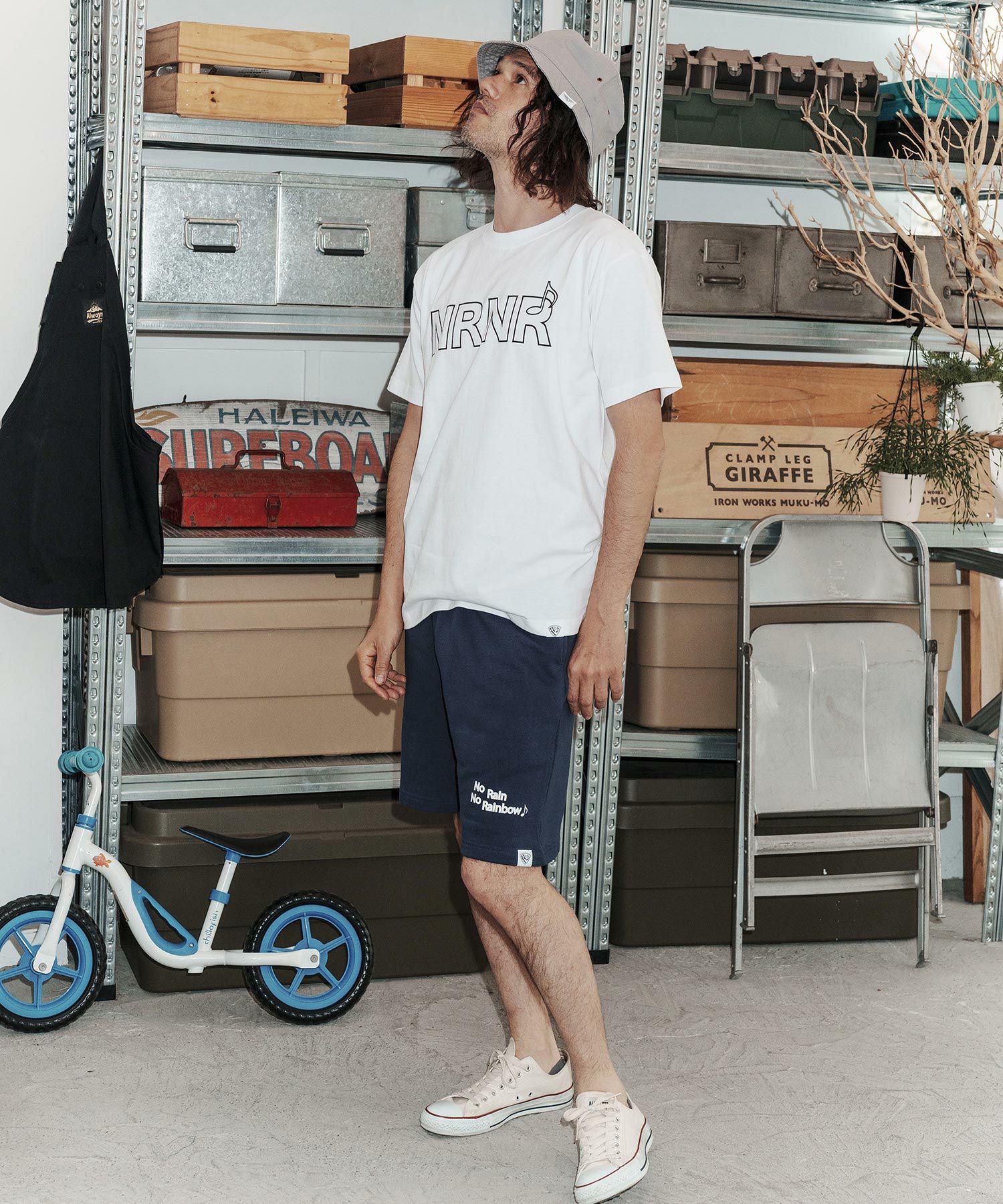No Rain No Rainbow(ノーレインノーレインボー)】NRNR printed T-shirt