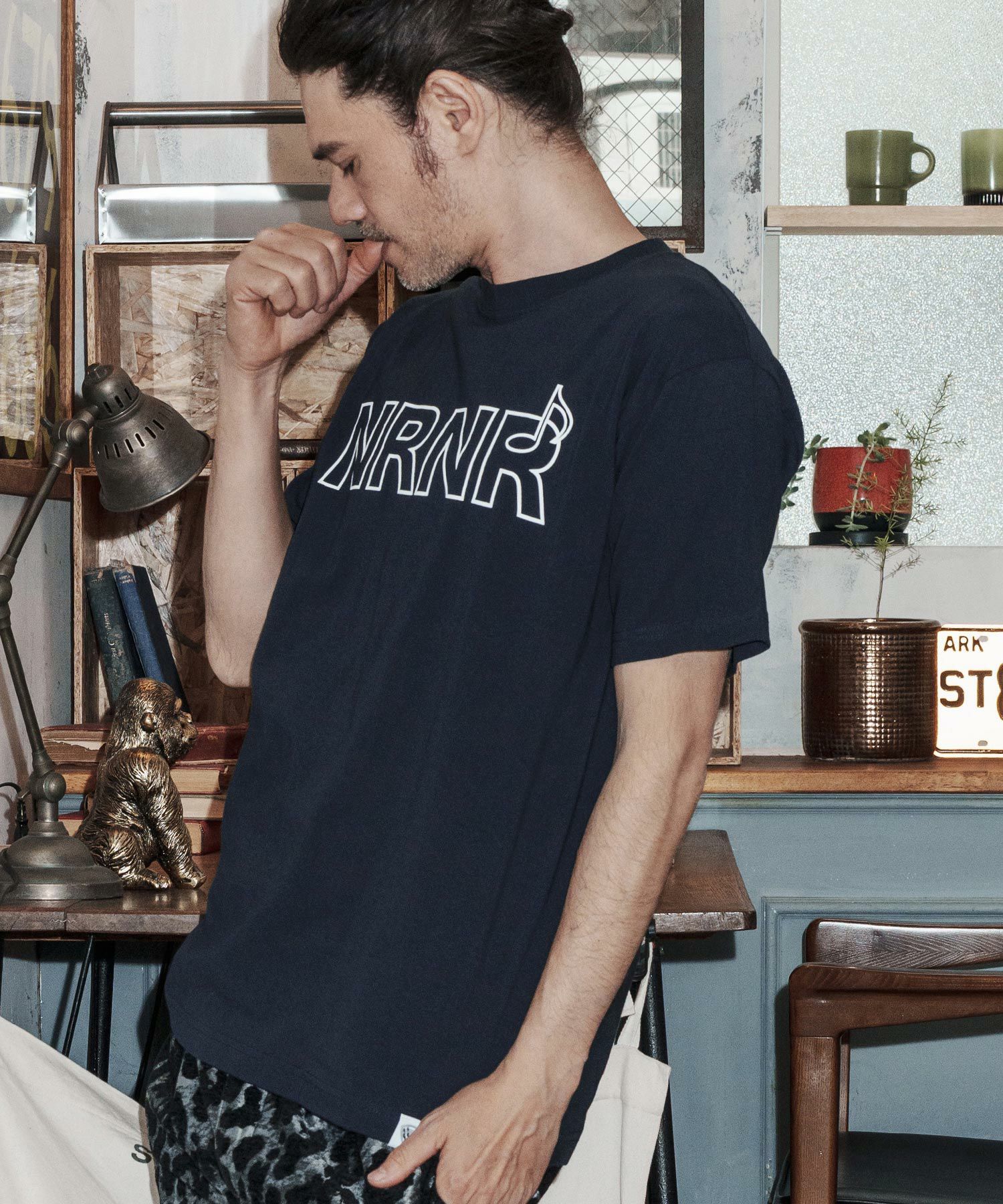 No Rain No Rainbow(ノーレインノーレインボー)】NRNR printed T-shirt