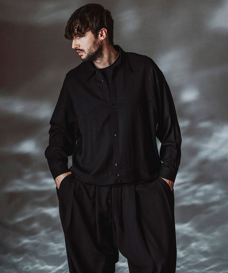 極美品 オールモストブラック ノーカラー シャツジャケット ウォッシャブル 黒 20%OFF【NO ID.(ノーアイディー)】ﾄﾞﾗｲｸﾛｽｵｰﾊﾞｰSH シャツ(858006-449S