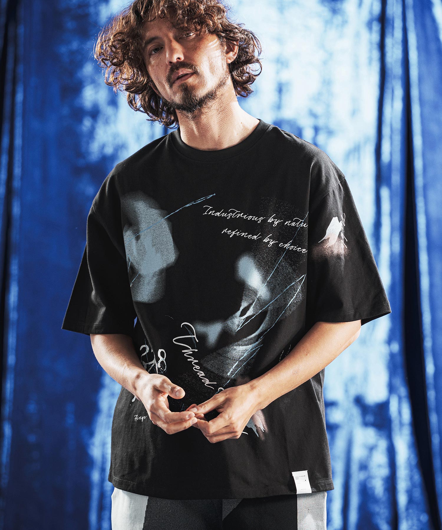 ANGENEHM(アンゲネーム)】Artful Retro Graphic T-shirt Tシャツ(AG06