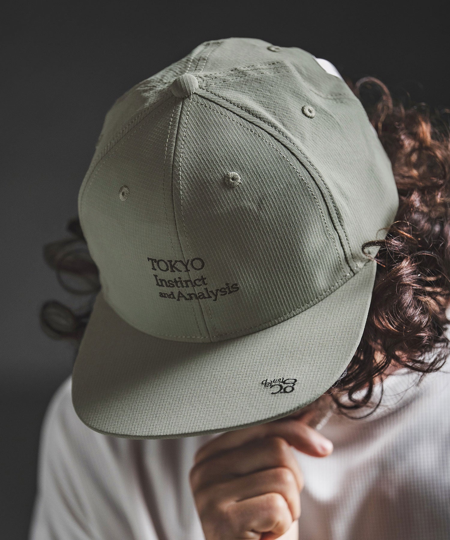 GLIMCLAP（ベースボールキャップ）　フリーサイズ GLIMCLAP(グリムクラップ)】Embroidered Design Flat Cap ベースボール