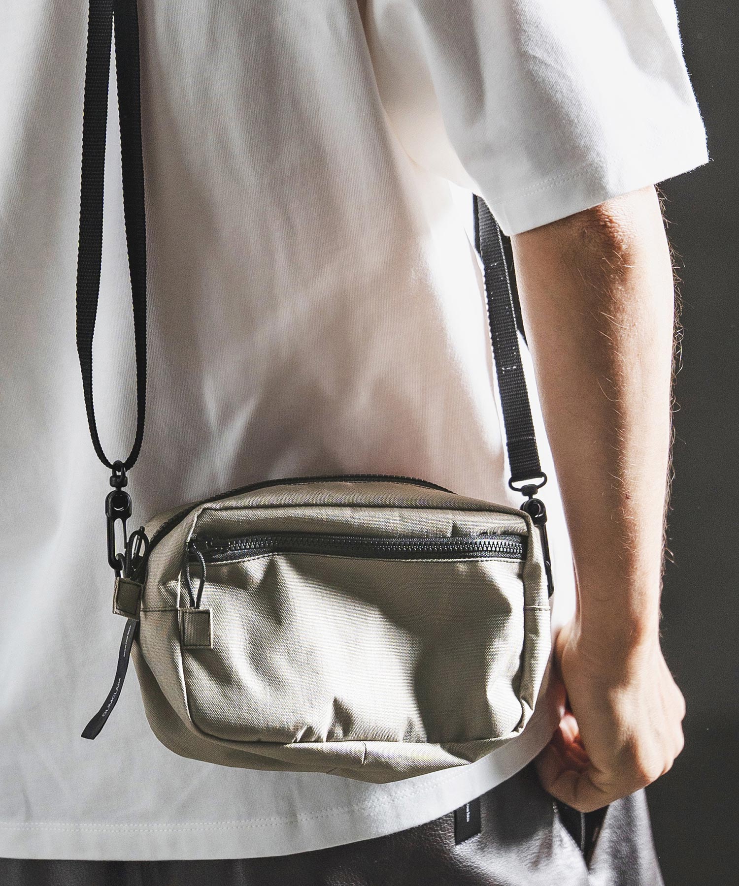 GLIMCLAP(グリムクラップ)】Nylon Fabric Compact Body Pack ボディ