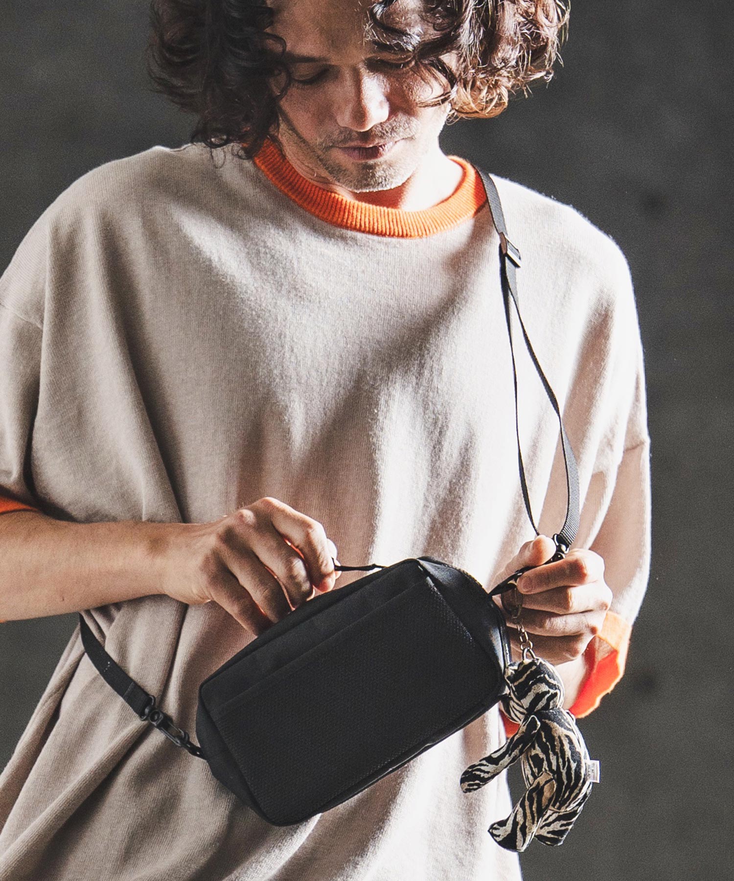 GLIMCLAP(グリムクラップ)】Nylon Fabric Compact Body Pack ボディ
