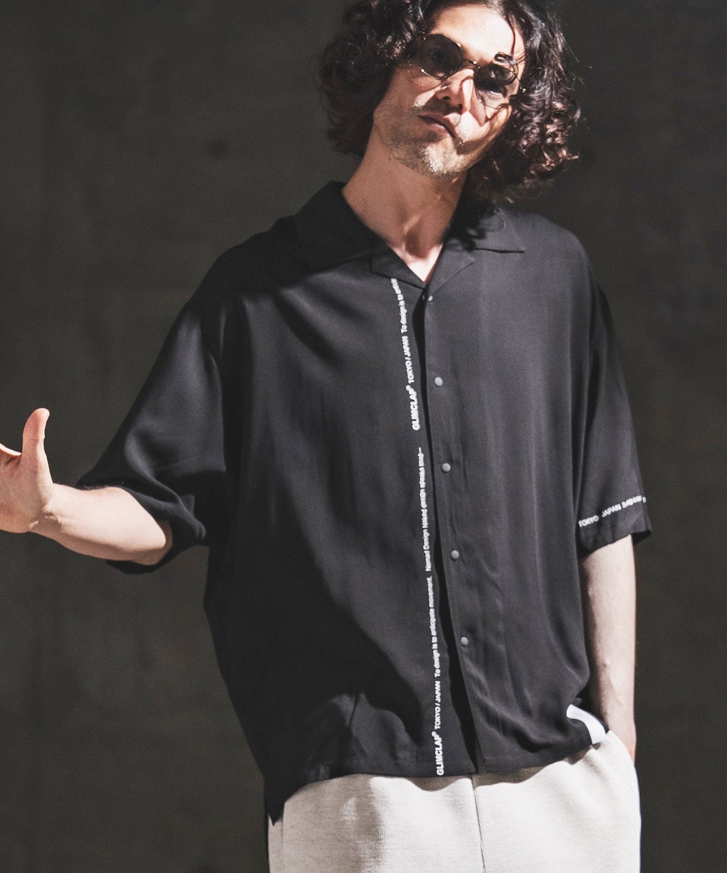 新品未使用【GLIMCLAP】正規品 GLIMCLAP(グリムクラップ)】Graphic Print Open Collar Shirt オープン