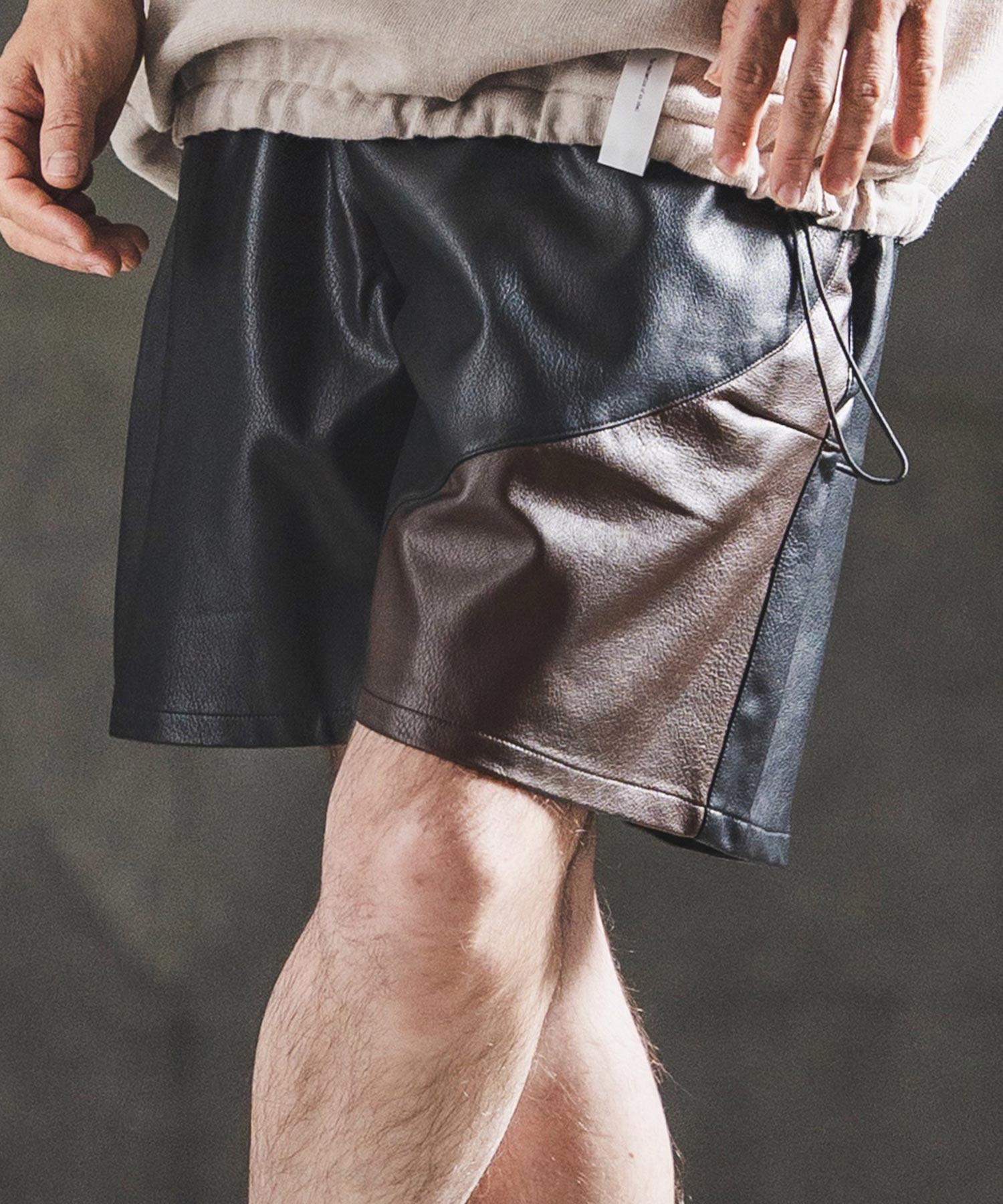 GLIMCLAP(グリムクラップ)】Synthetic Leather Shorts レザーショート
