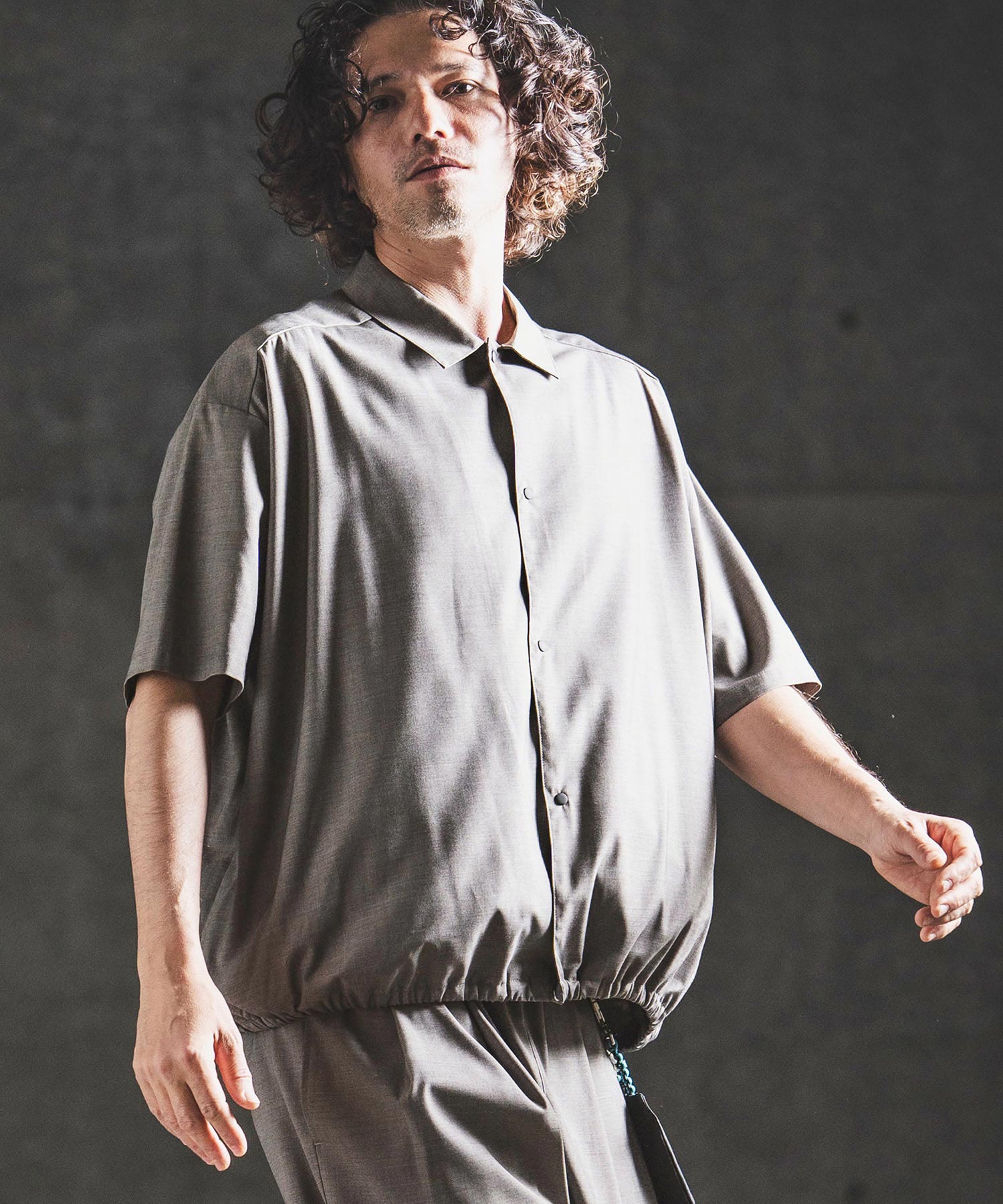 GLIMCLAP(グリムクラップ)】Bamboo Blend Chambray Gathered Hem Short