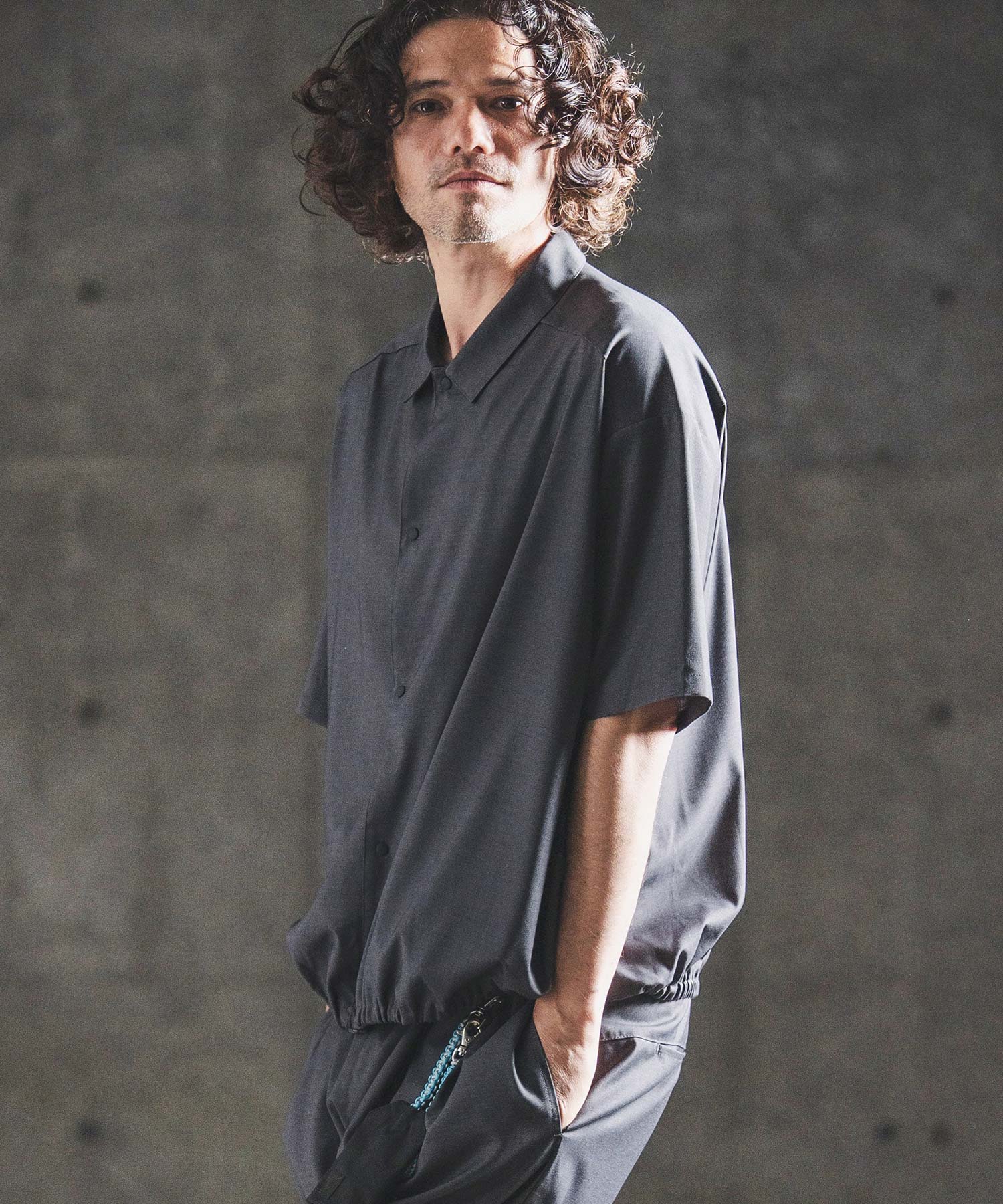 GLIMCLAP(グリムクラップ)】Bamboo Blend Chambray Gathered Hem Short