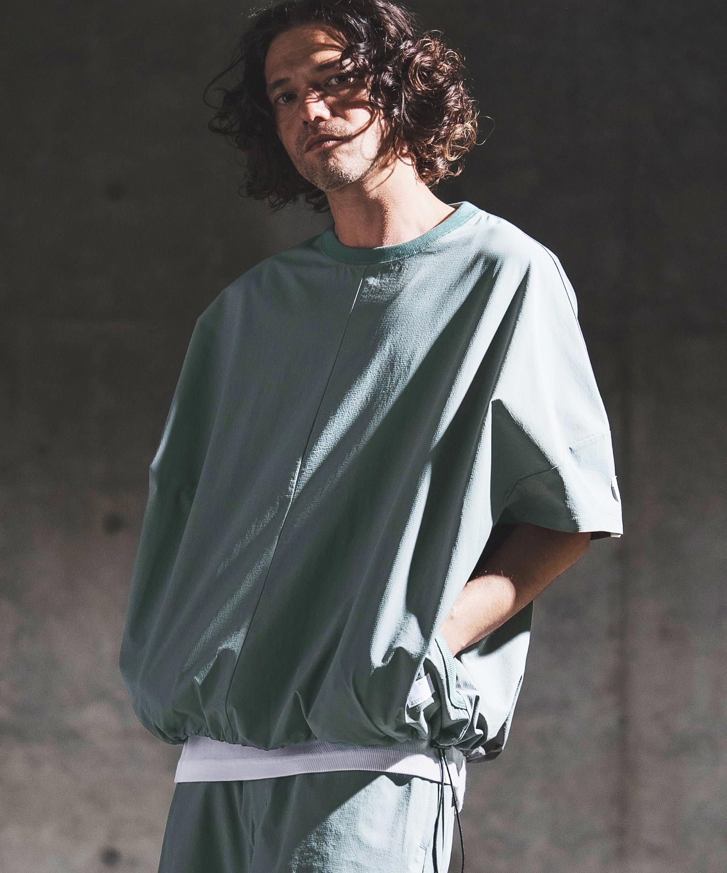 【新品】GLIMCLAP(グリムクラップ）ストレッチナイロンTee BLK M 30%OFF【GLIMCLAP(グリムクラップ)】Panel Design Short-Sleeve