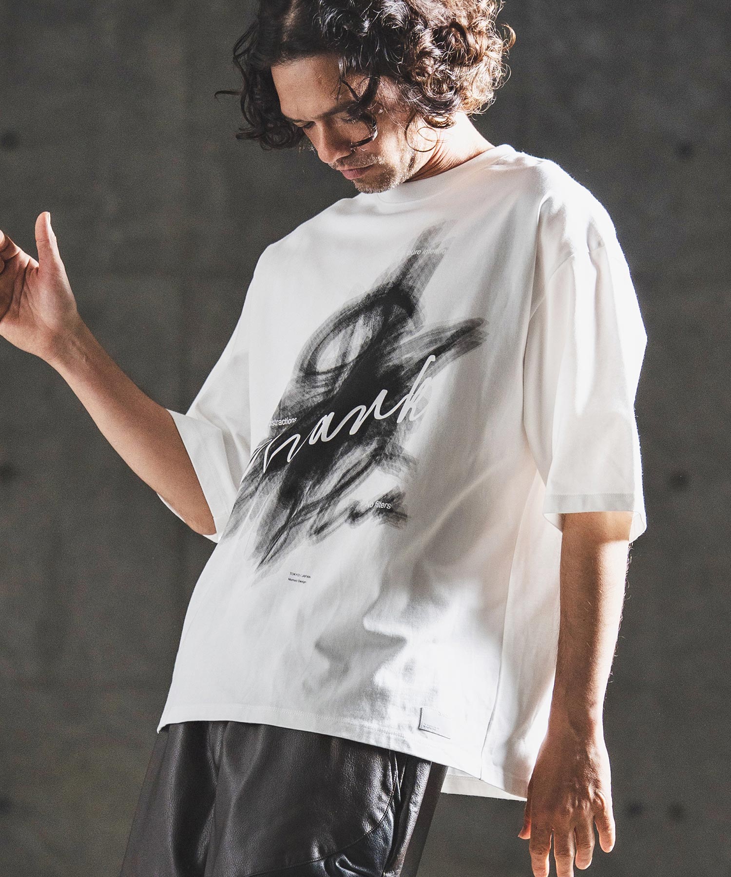 GLIMCLAP(グリムクラップ)】Graphic Art Print T-shirt プリントT