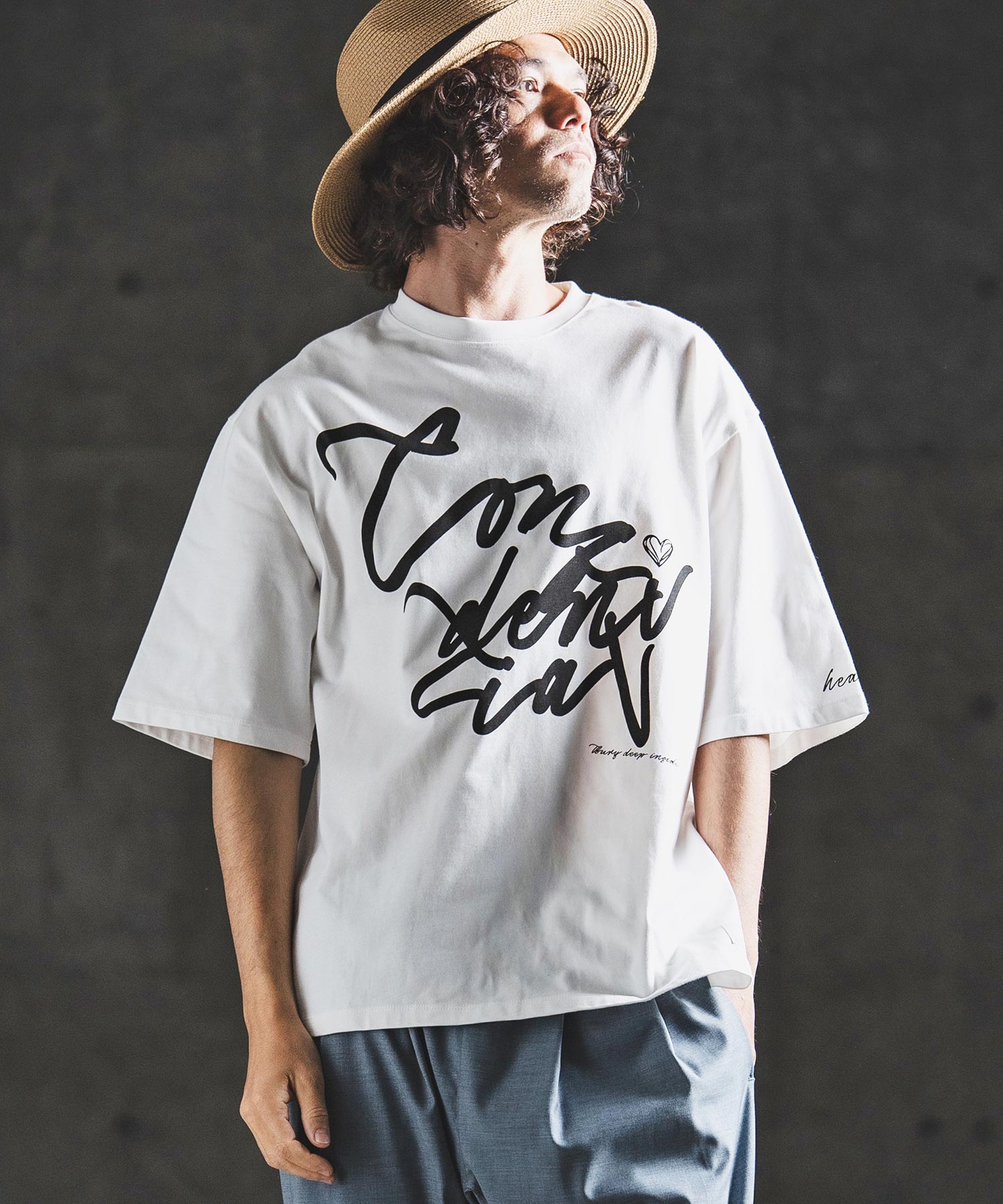 GLIMCLAP(グリムクラップ)】 Abstract Art Print T-shirt プリントT