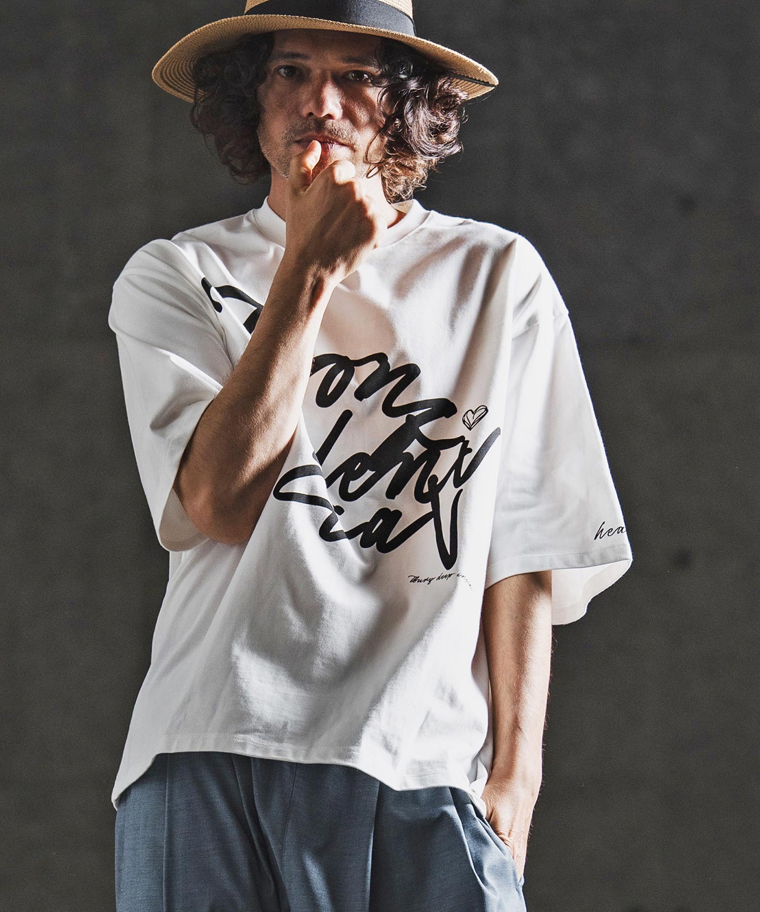 GLIMCLAP(グリムクラップ)】 Abstract Art Print T-shirt プリントT