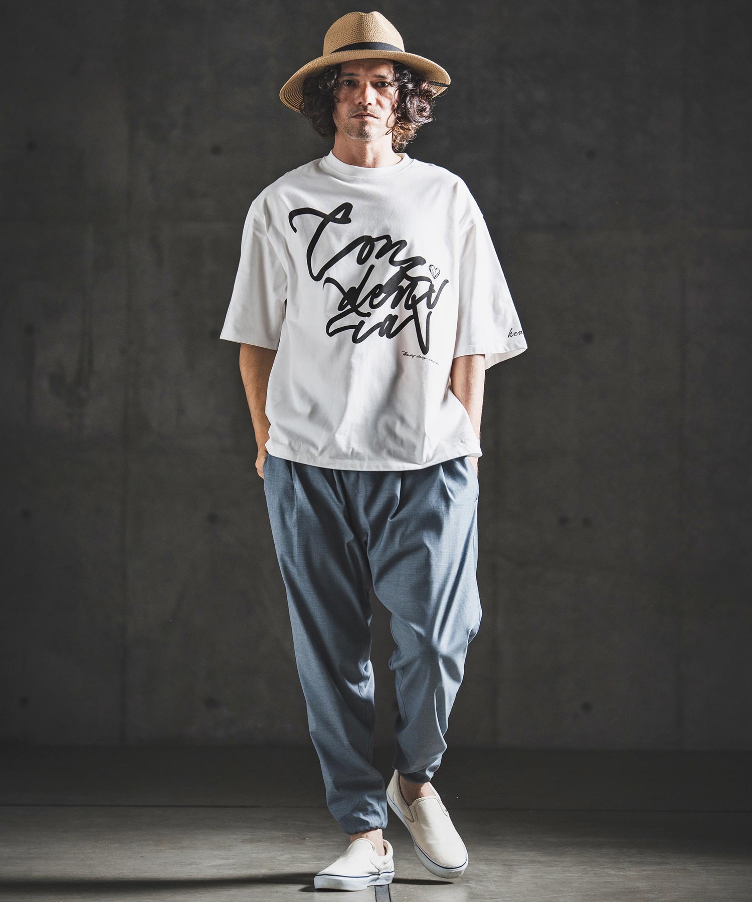 GLIMCLAP(グリムクラップ)】 Abstract Art Print T-shirt プリントT