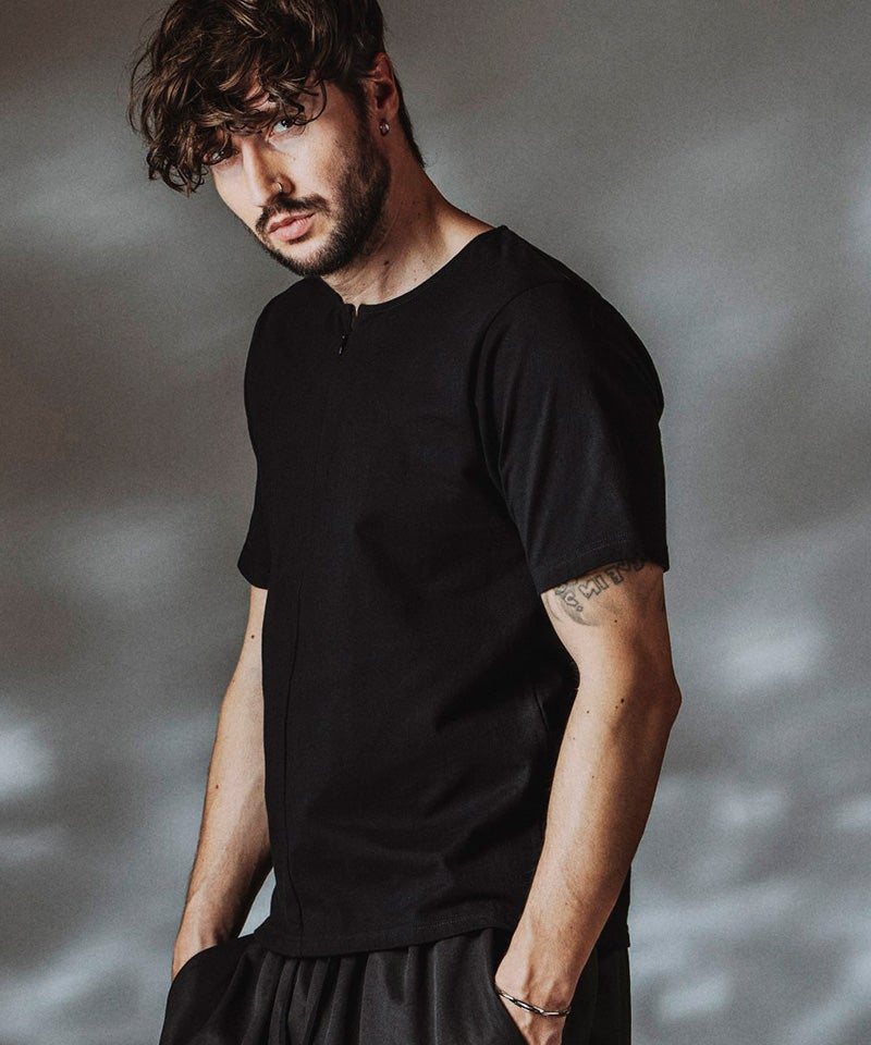 10%OFF【NO ID.(ノーアイディー)】ﾊｰﾌZIP-PO Tシャツ(858006-474T