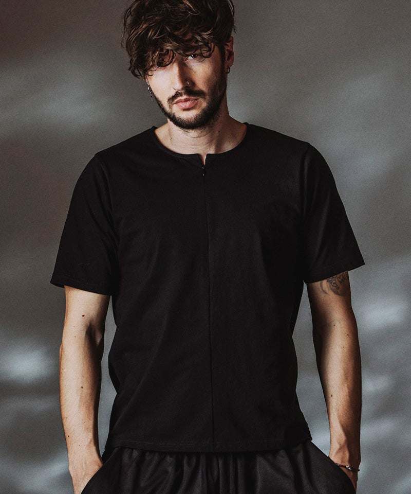 IDID photoism ポップアップ Tシャツ 黒 新品未開封 10%OFF【NO ID.(ノーアイディー)】ﾊｰﾌZIP-PO Tシャツ(858006-474T