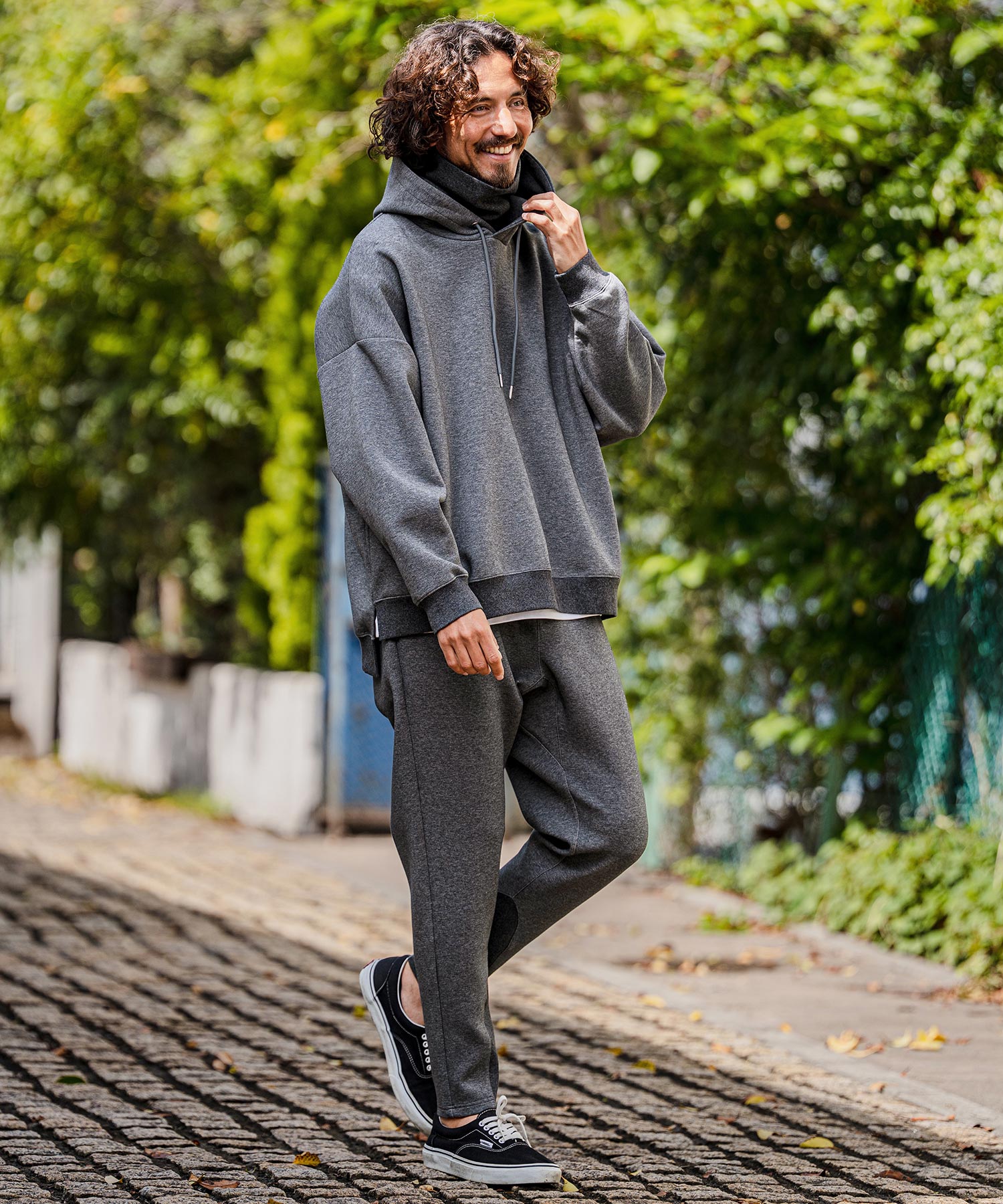 シャルボン　ウールフーディー　ブラック CAMBIO(カンビオ)】【予約販売8月中旬～下旬入荷】High-Neck Scuba