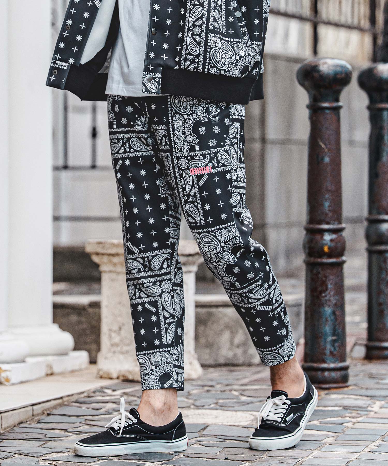 black x WHT