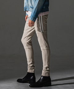 B.BEIGE