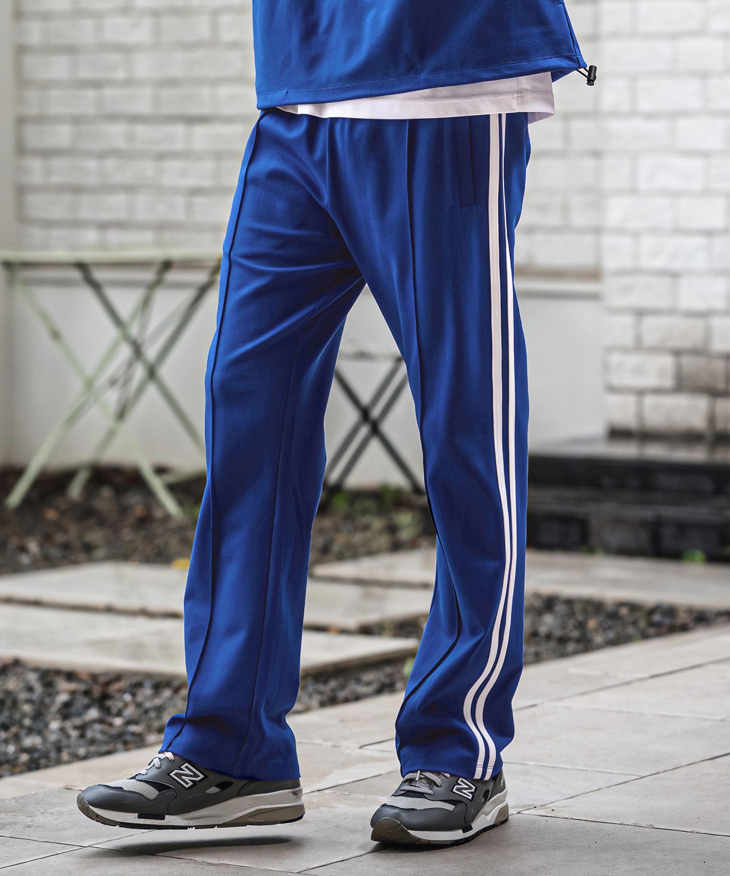 ROYAL.BLUE