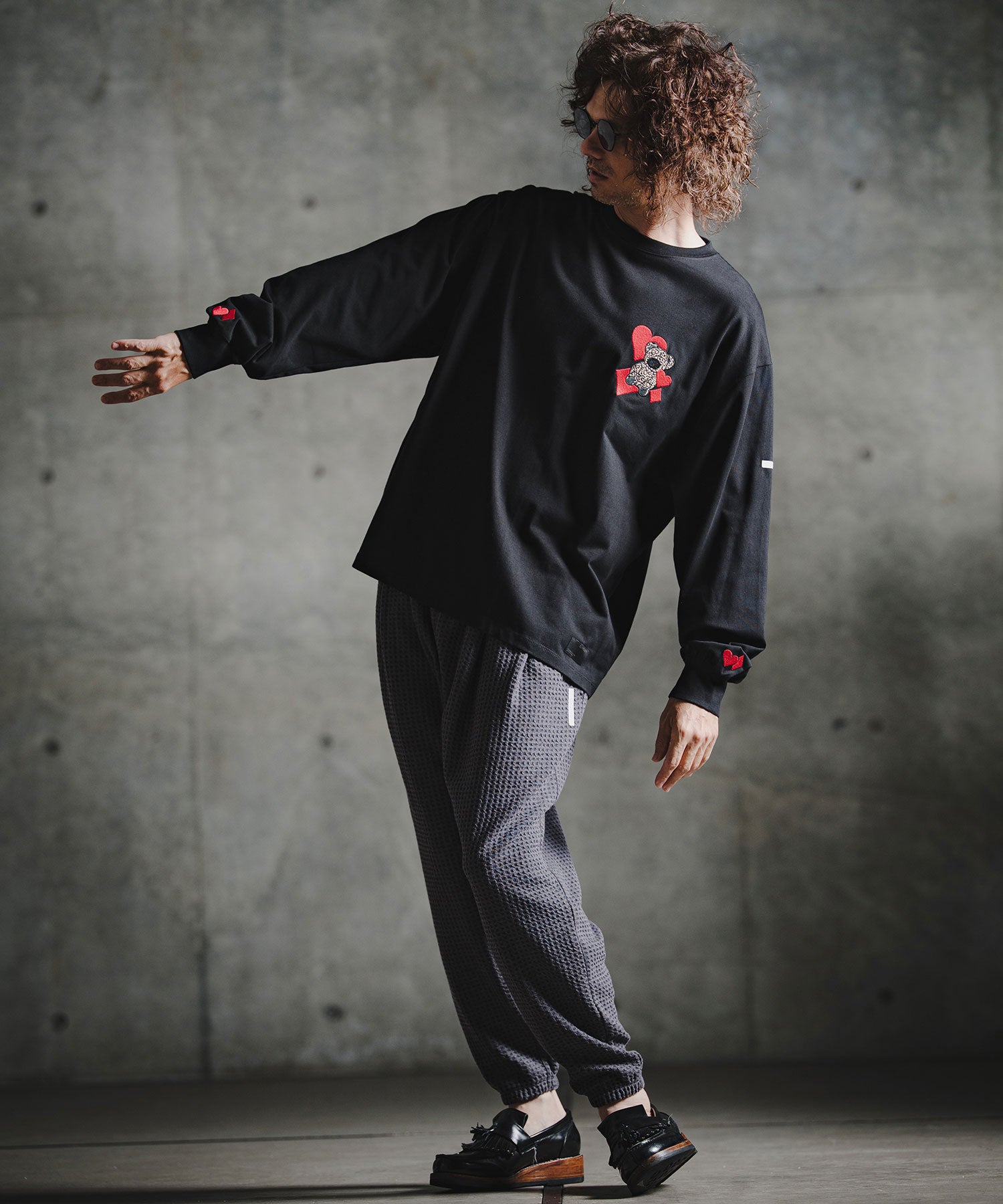GLIMCLAP(グリムクラップ)】【予約販売8月上旬～中旬入荷】Embroidered