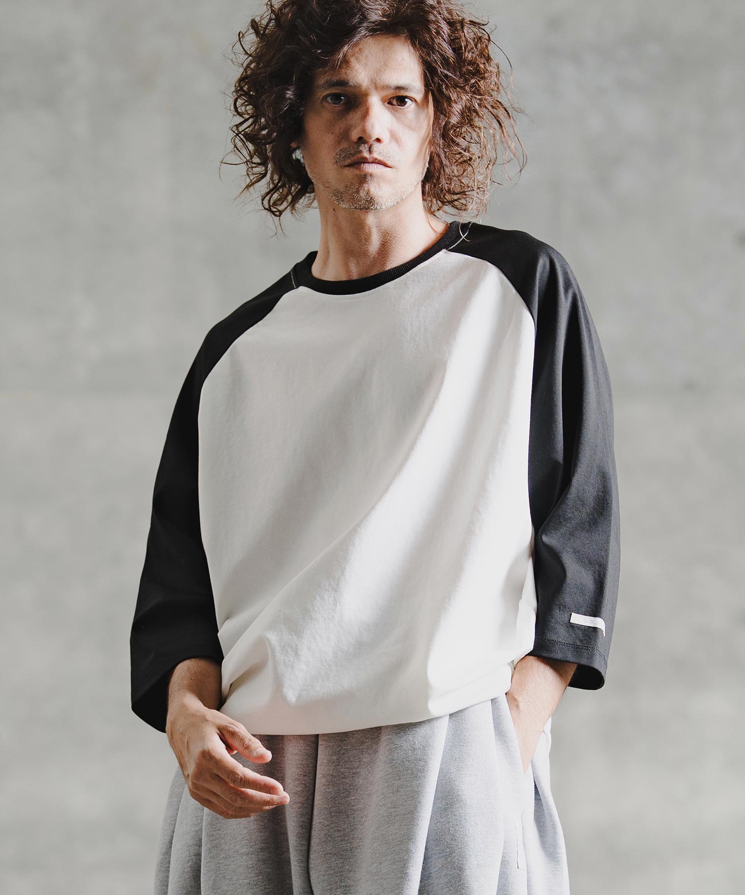 WHITE×BLACK