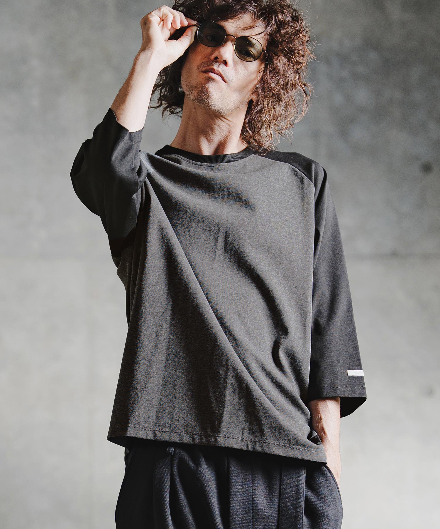 M.CHARCOAL×BLACK