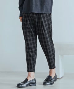 BLACK PLAID
