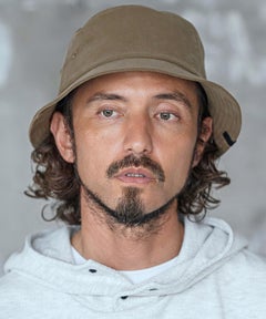 D.BEIGE