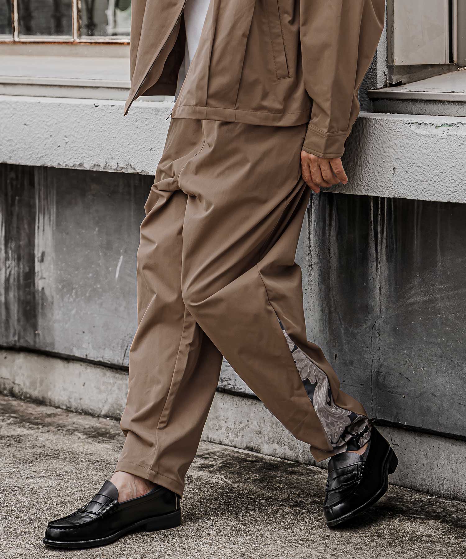 BEIGE×OLIVE