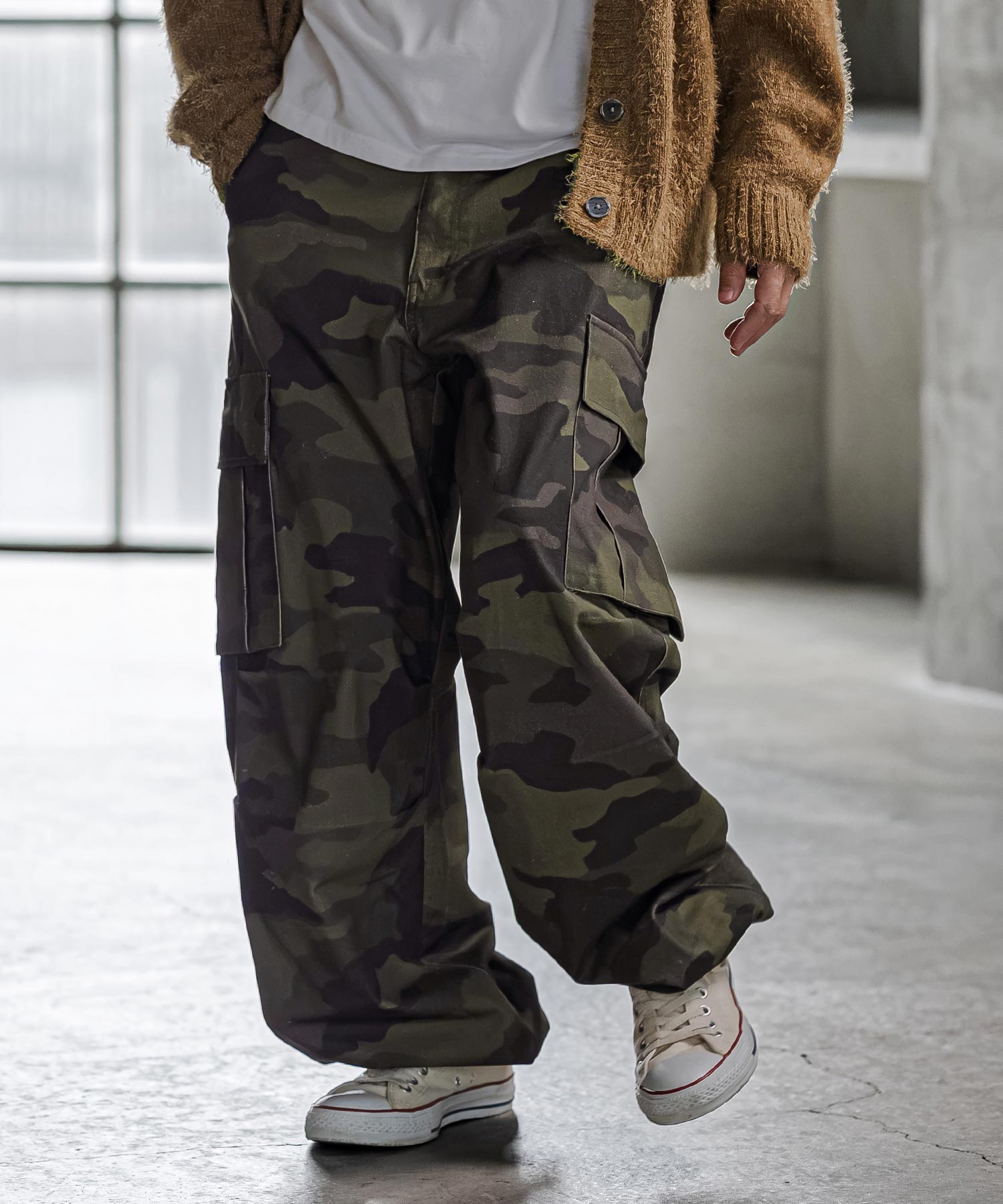 KHAKI