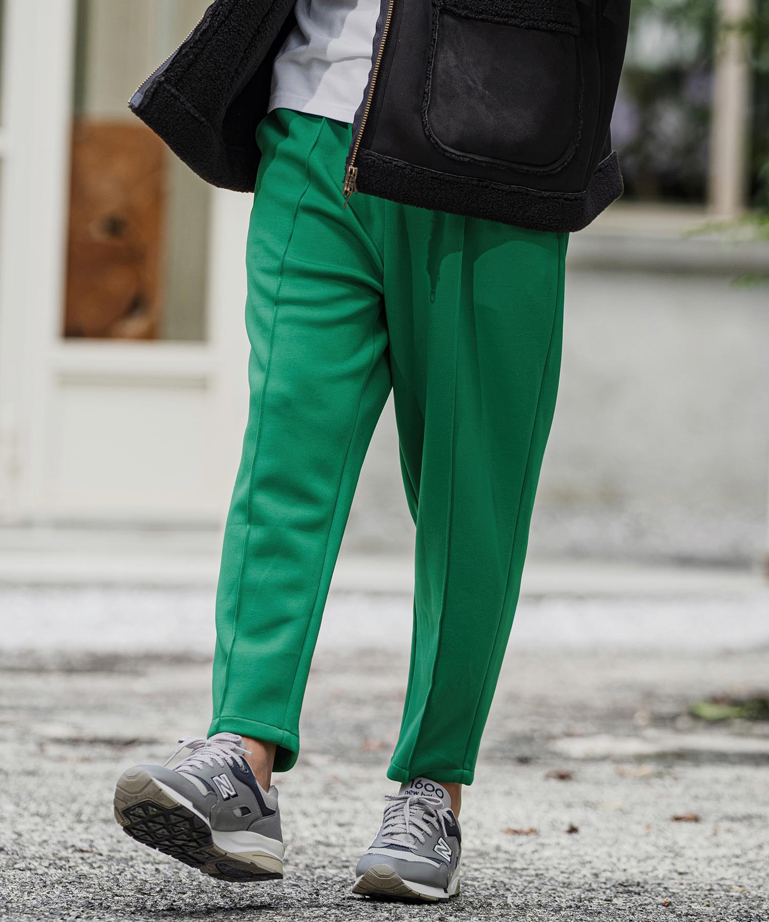 GREEN