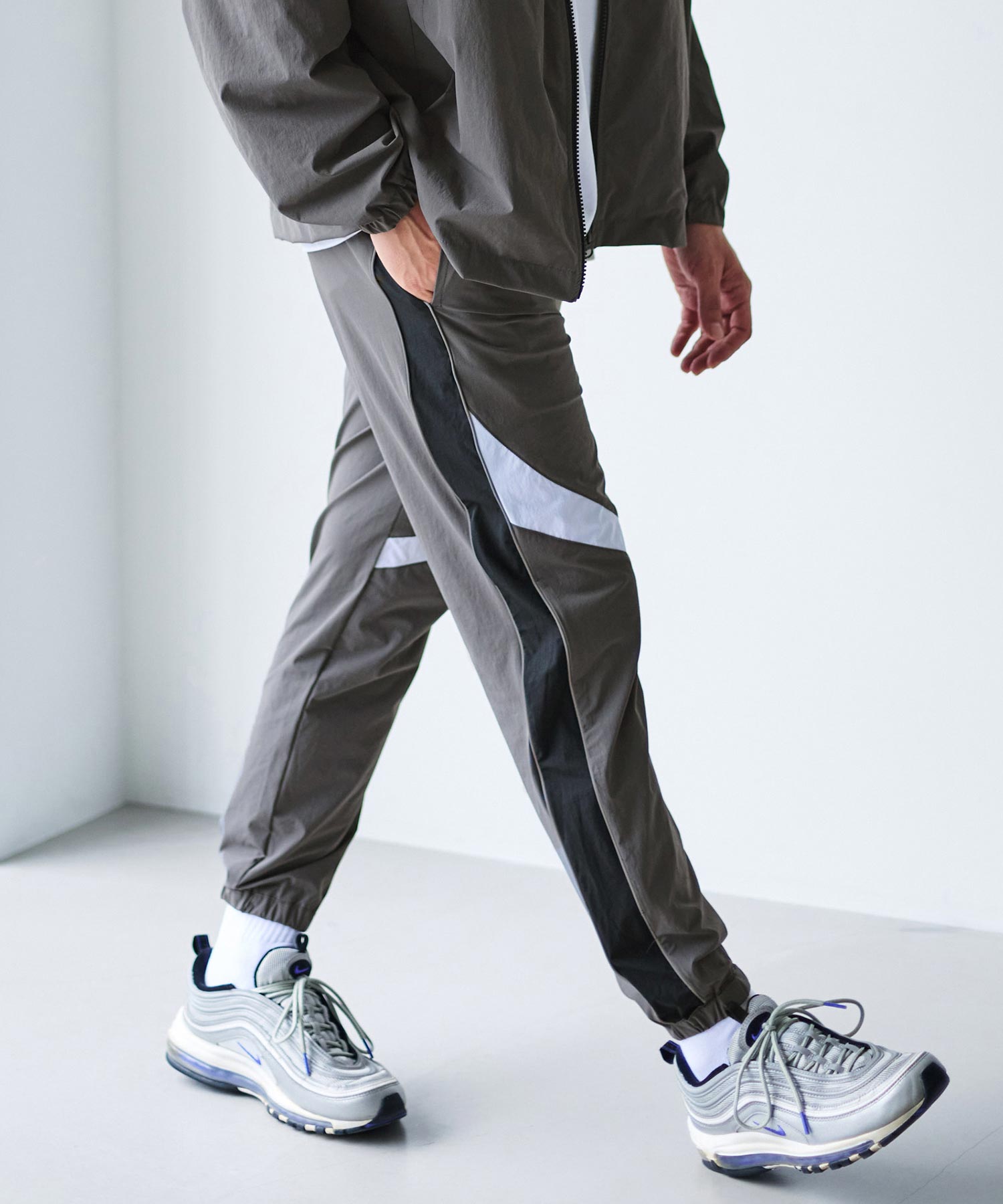 M*o様 タングラム　ジョガーパンツ AXCXM(アクスシーム)】Urban Line Reflect-Woven Jogger ジョガー