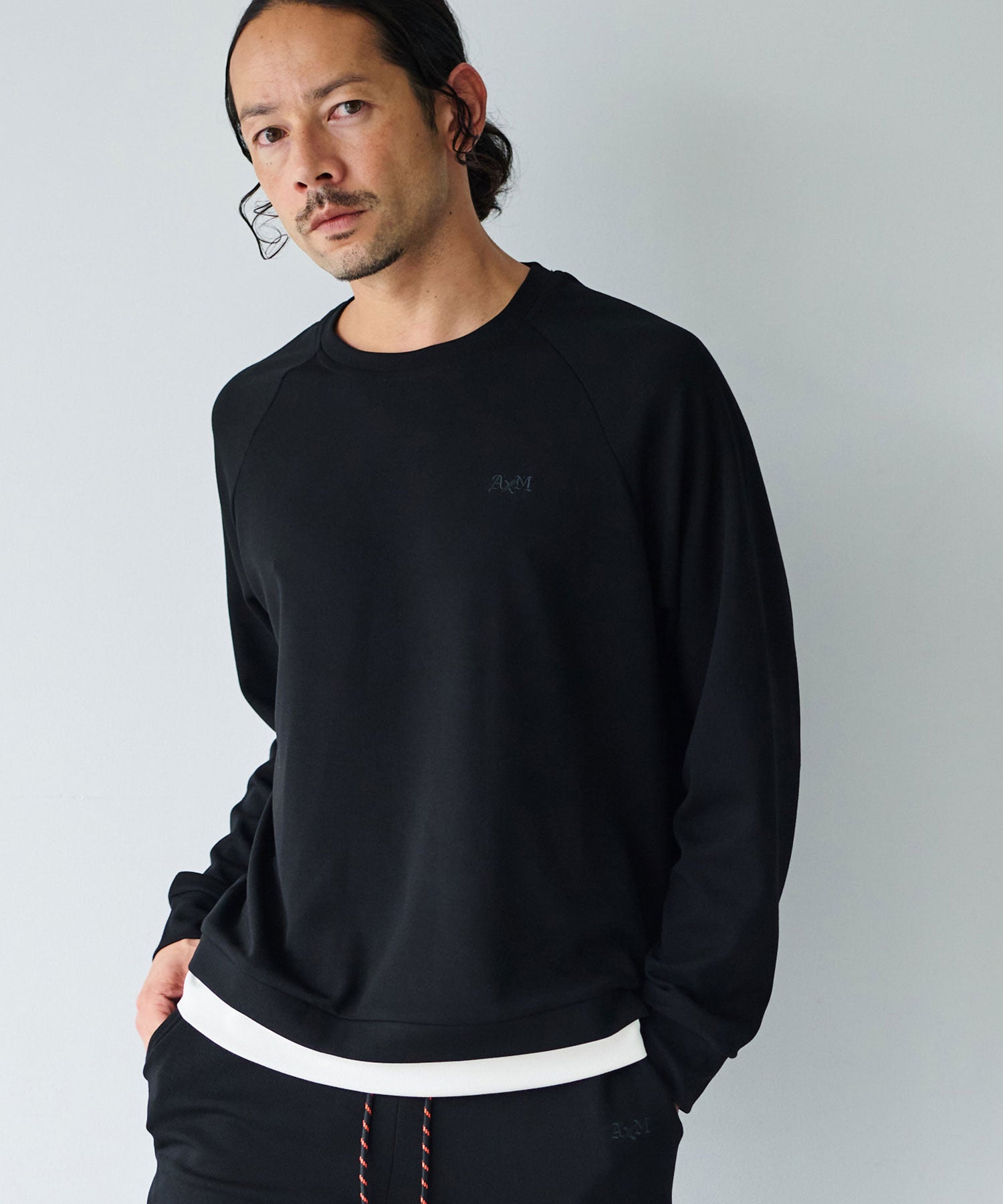 ブラック