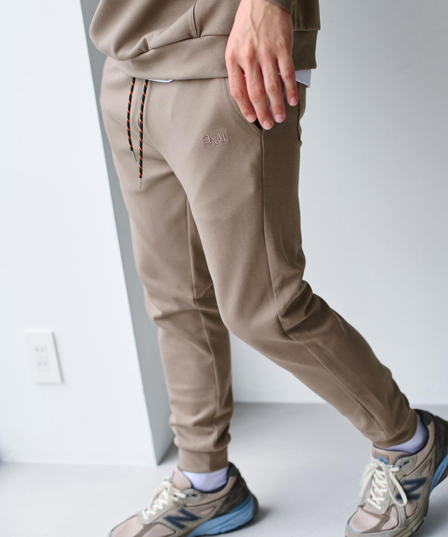 M*o様 タングラム　ジョガーパンツ AXCXM(アクスシーム)】SOUFFLE-TECH EMBROIDERY JOGGER ジョガーパンツ